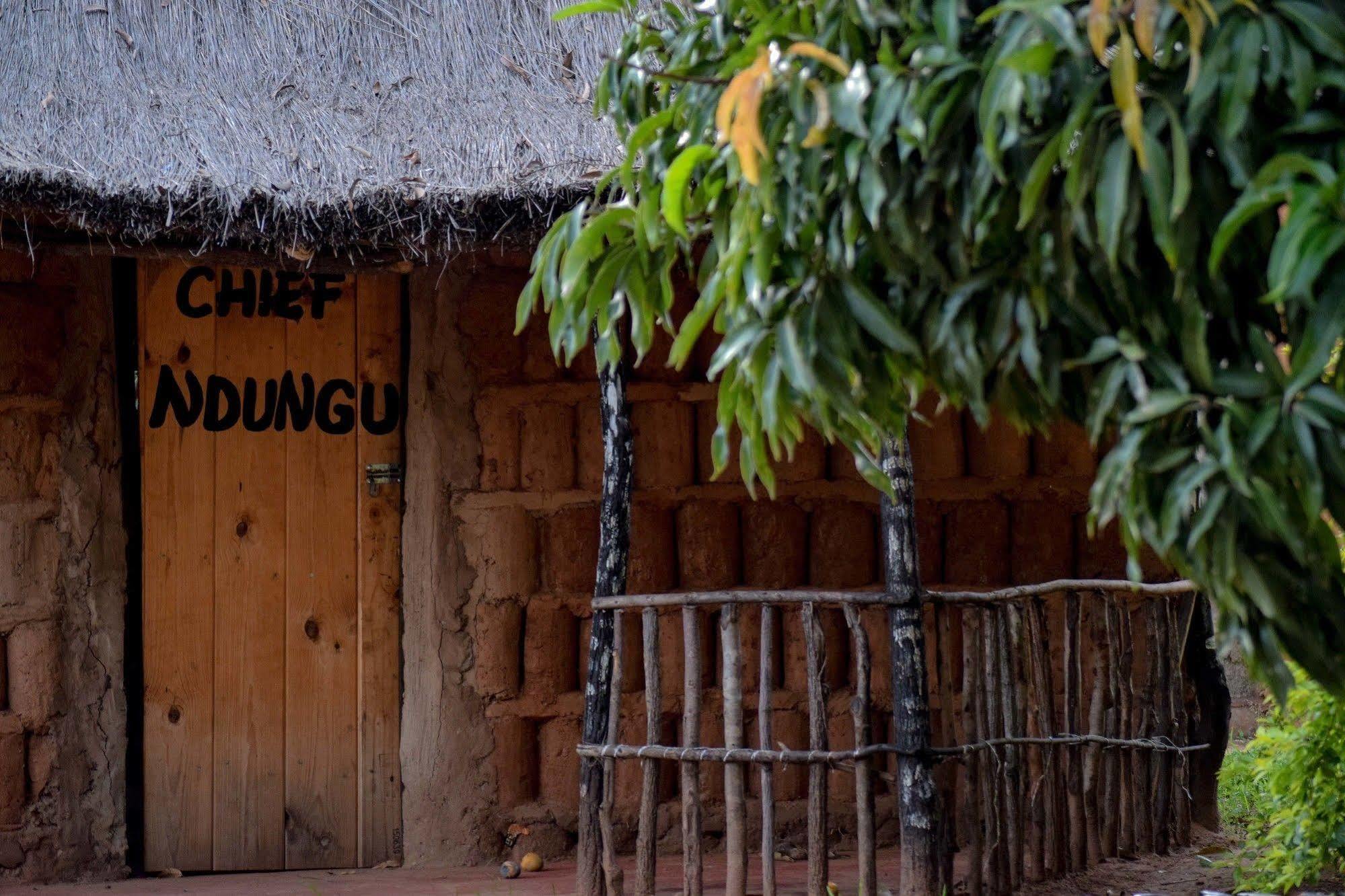 Zinga Backpackers Hotel Livingstone Eksteriør billede